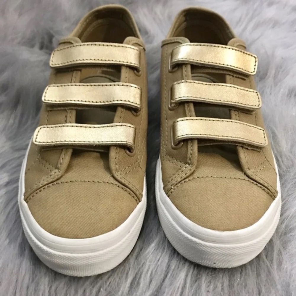 Vans - Picture 3 of 7